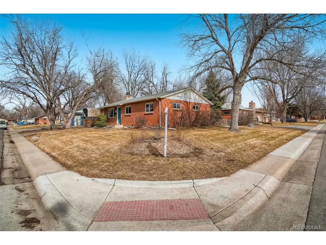 Photo of 6371 Iris Ct