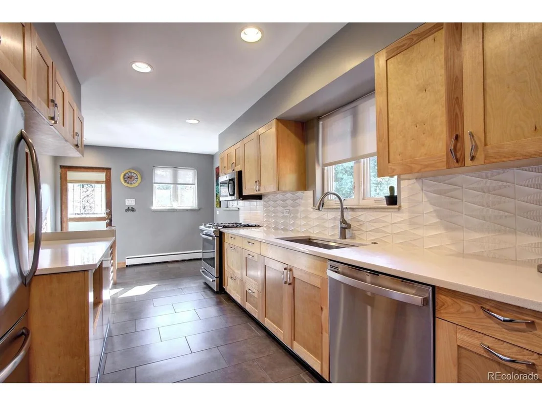 Photo of 1300 Elm St