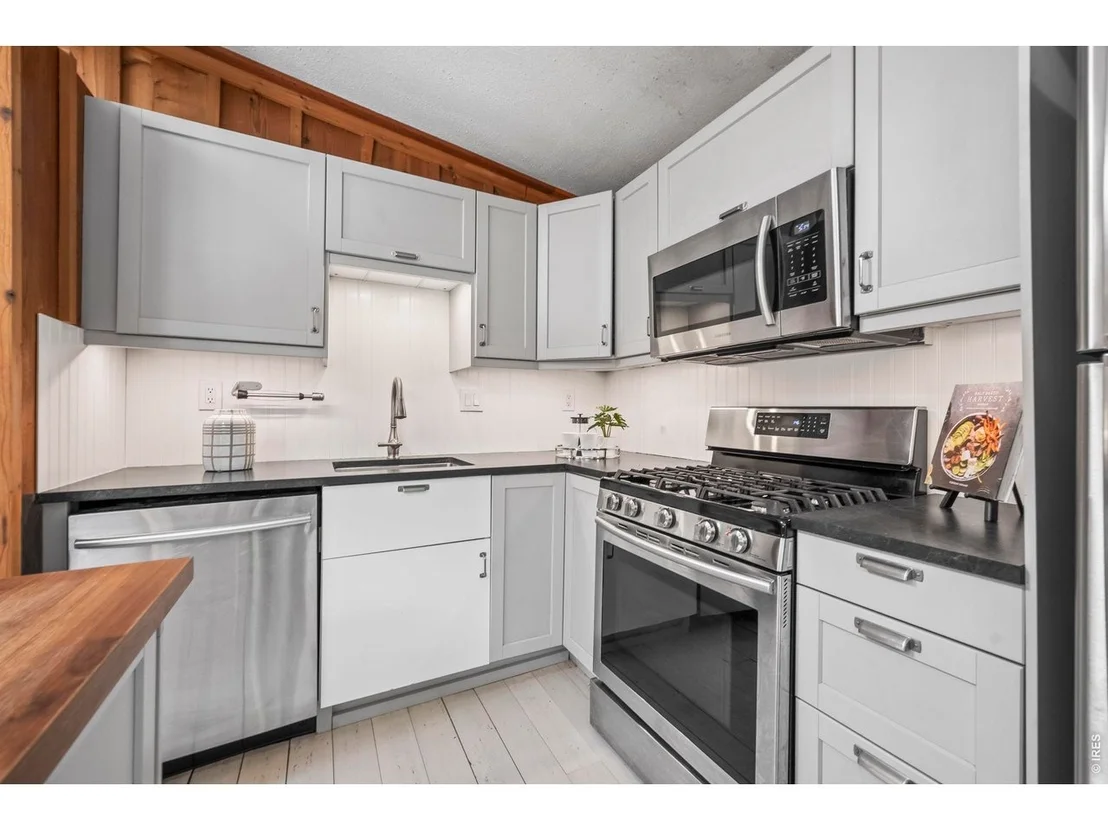 Photo of 41 Silver Spruce