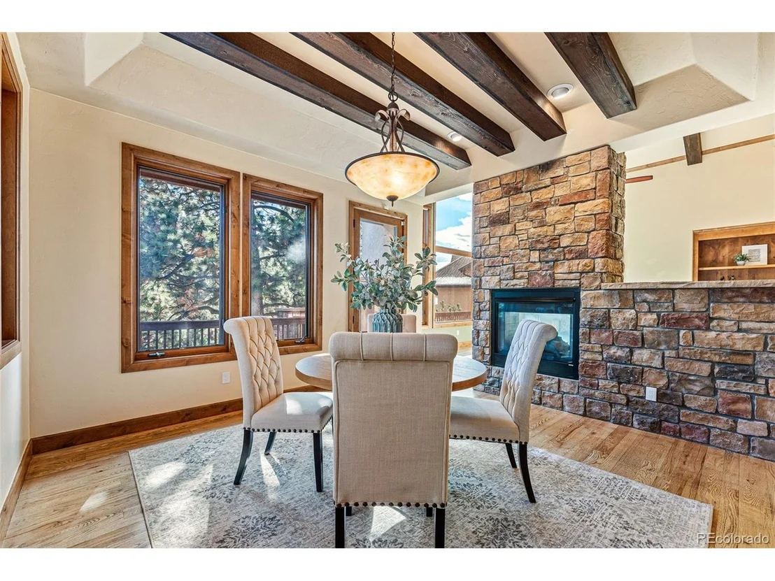 Photo of 2392 Saddleback Dr