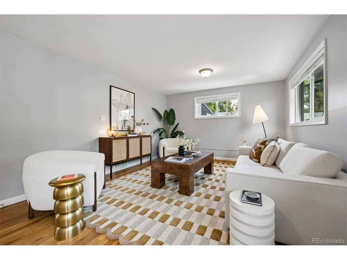 Photo of 2190 Jay St