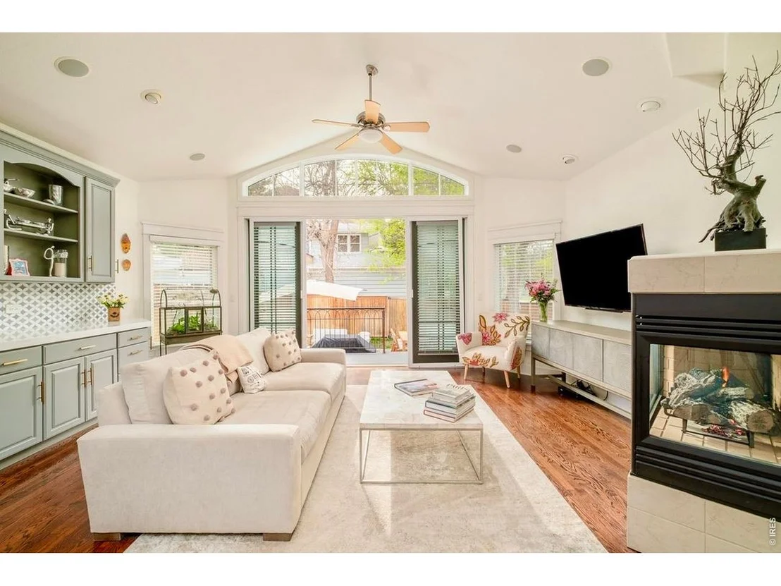 Photo of 780 College Ave