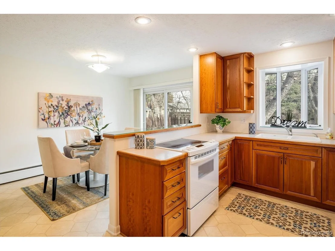Photo of 350 Auburn St
