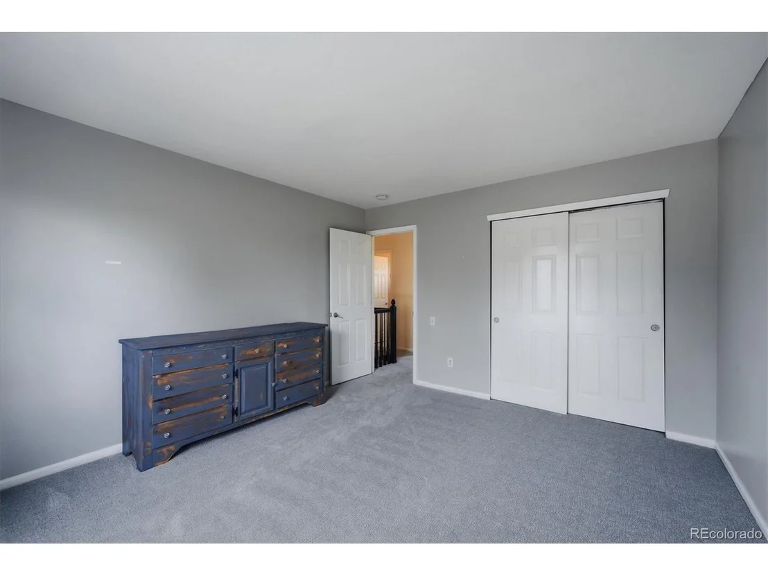 Photo of 379 Shoreham Cir