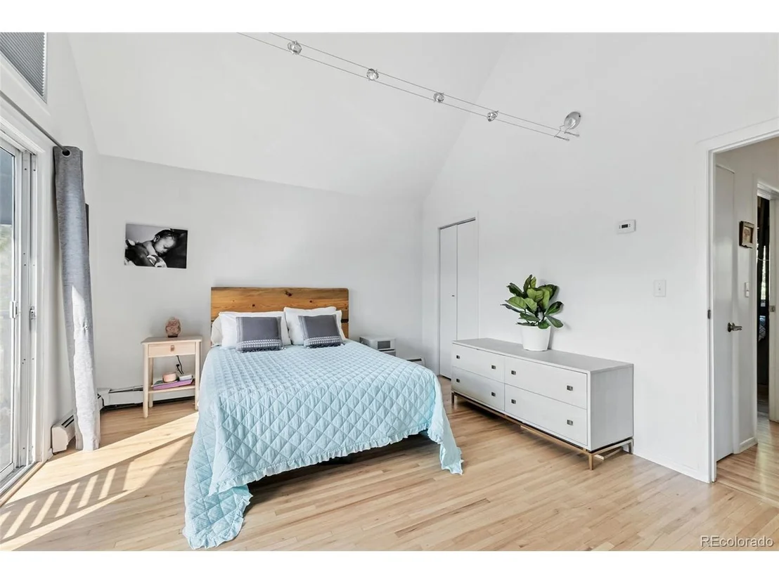 Photo of 218 Deer Path Rd