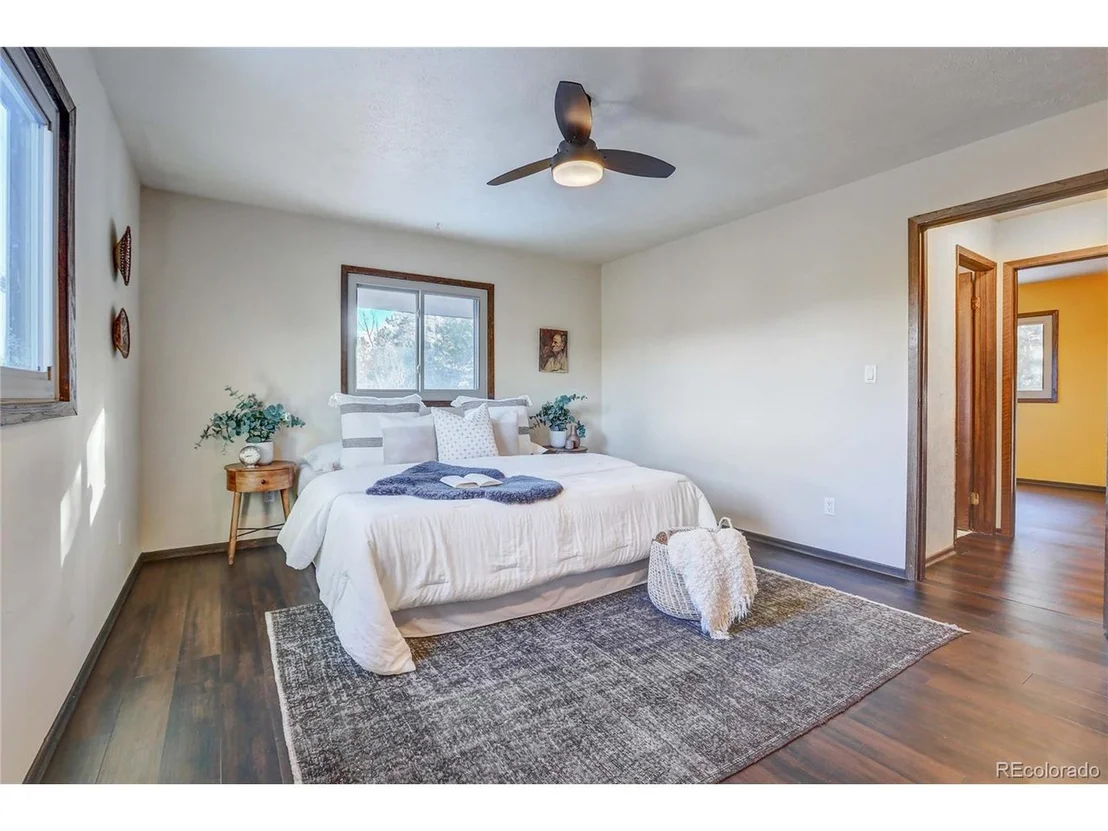 Photo of 155 Pinon Cir