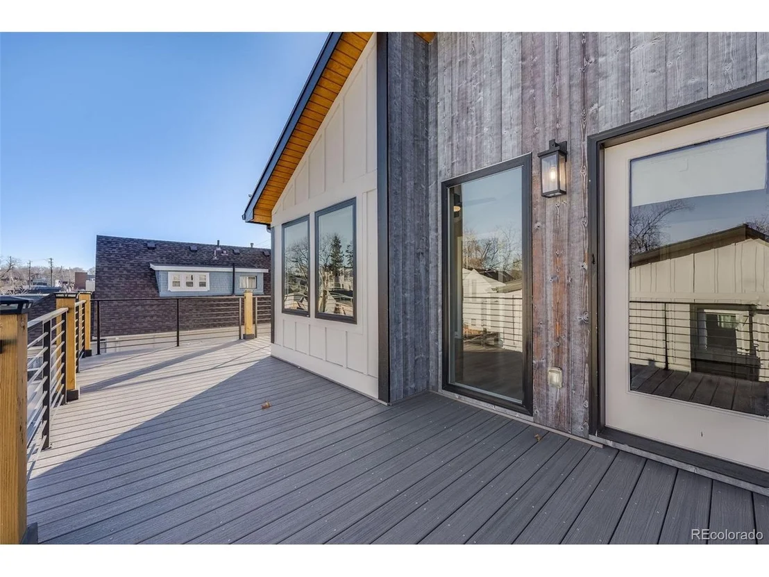 Photo of 3880 Sheridan Blvd