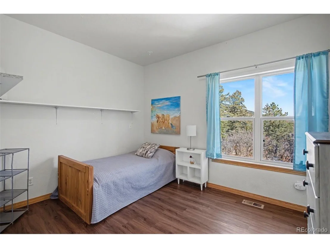 Photo of 261 Pinecrest Way