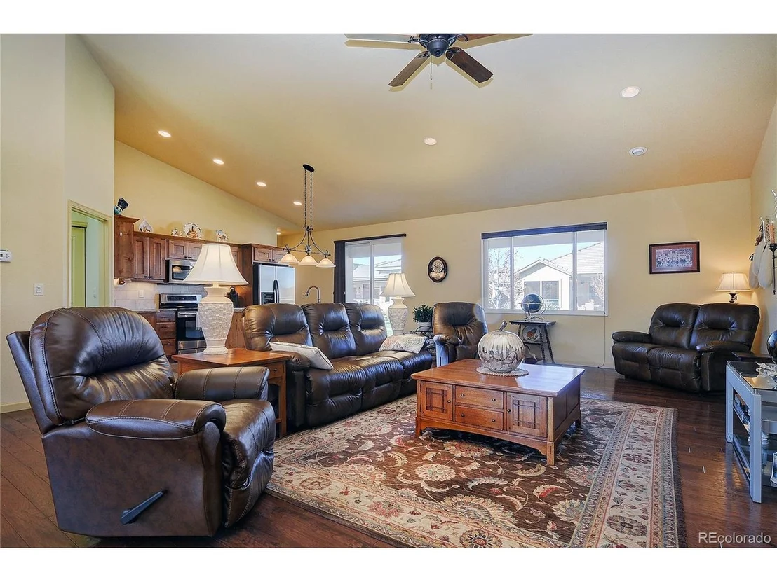Photo of 415 Cottonwood Cir