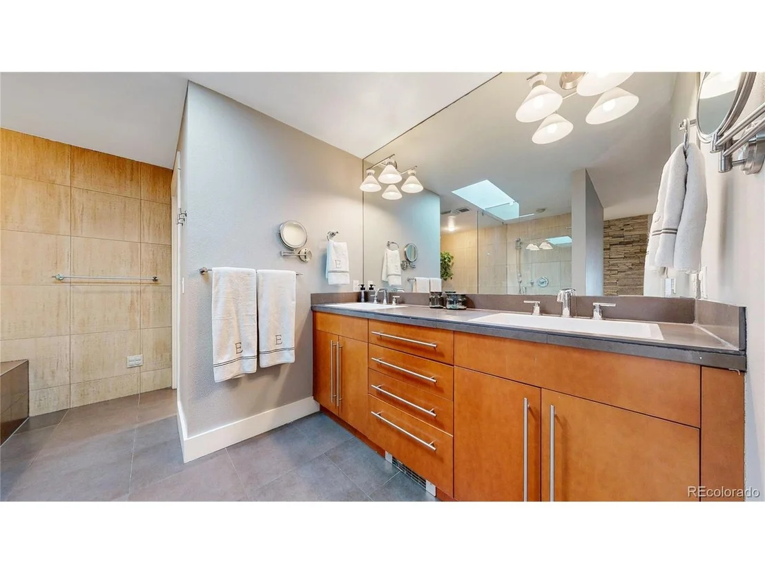 Photo of 477 Locust St