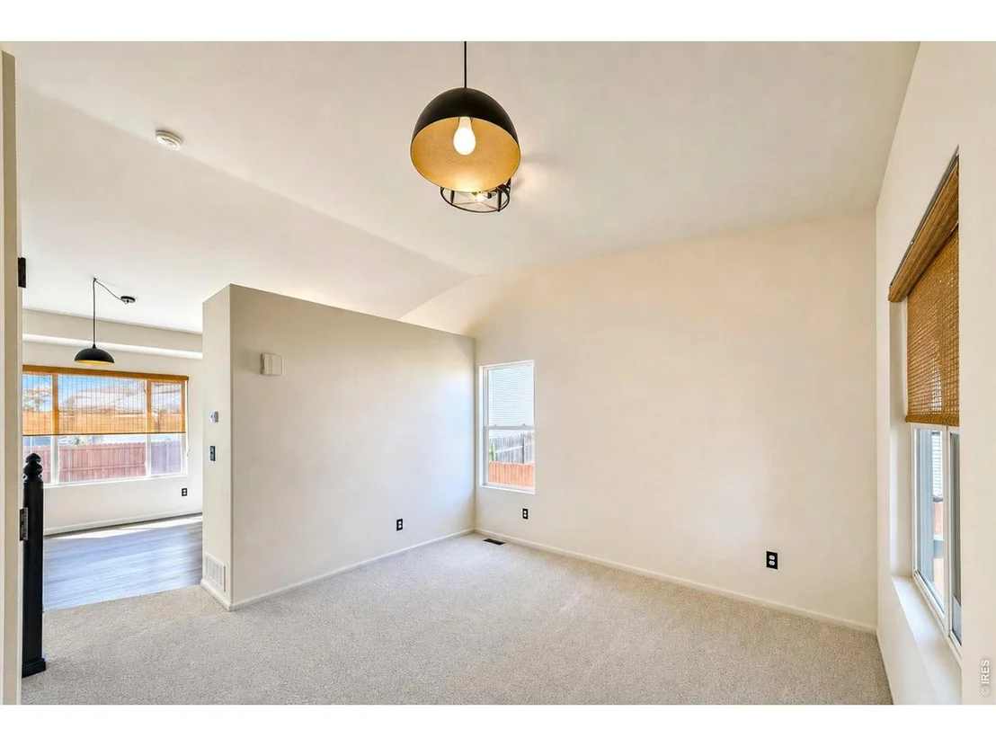 Photo of 1104 Fall River Cir