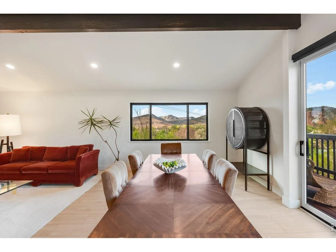 Photo of 926 4th Ave