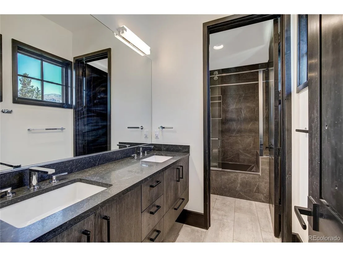 Photo of 188 Peerless Dr