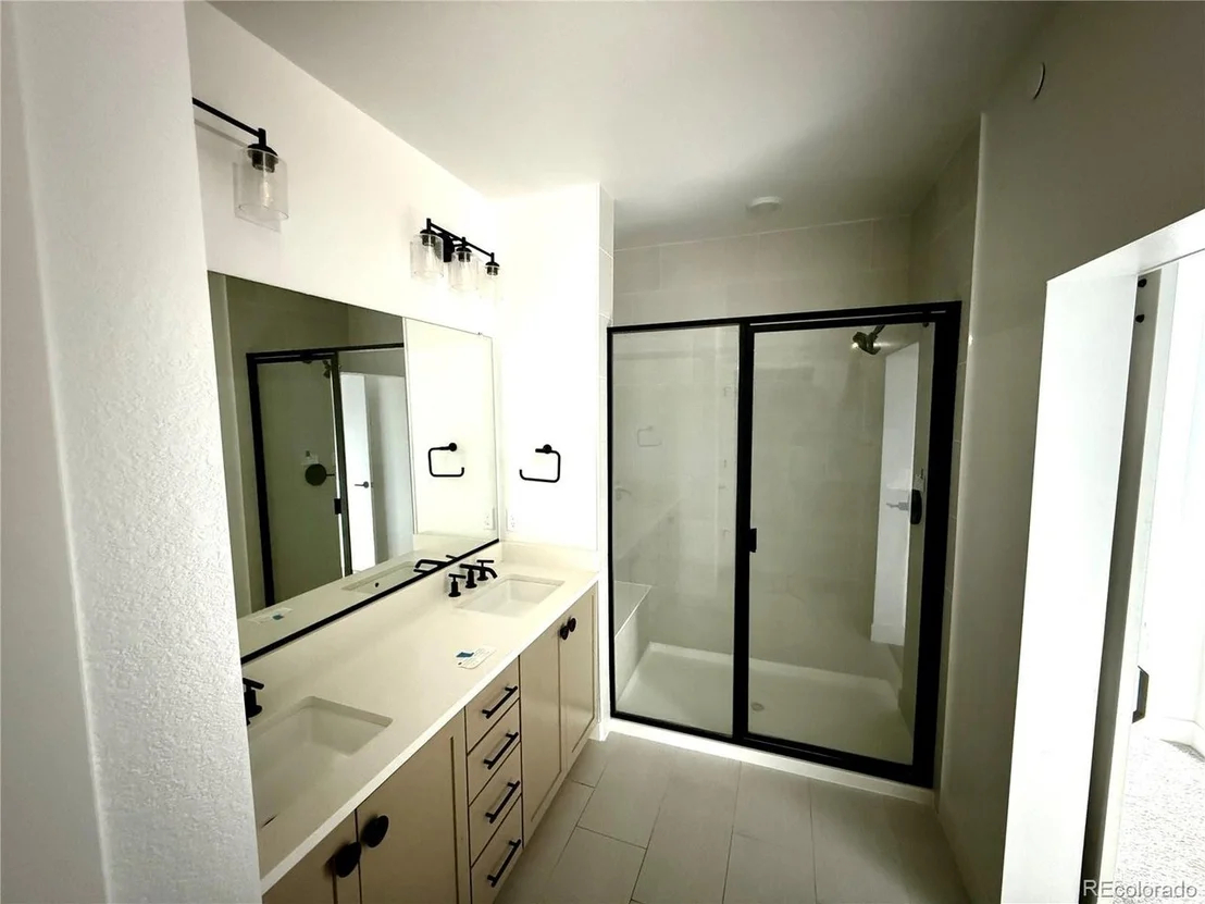 Photo of Unit 305 at 16881 Askins Loop