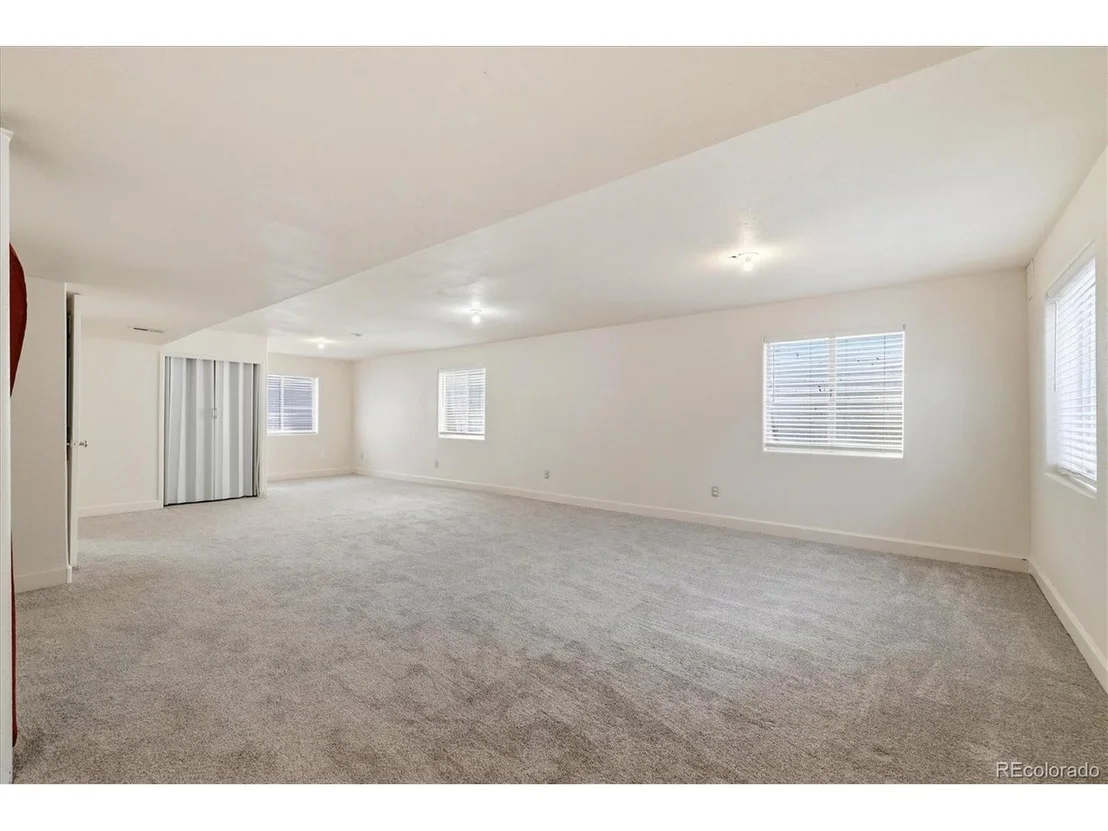 Photo of 9261 Jackson St