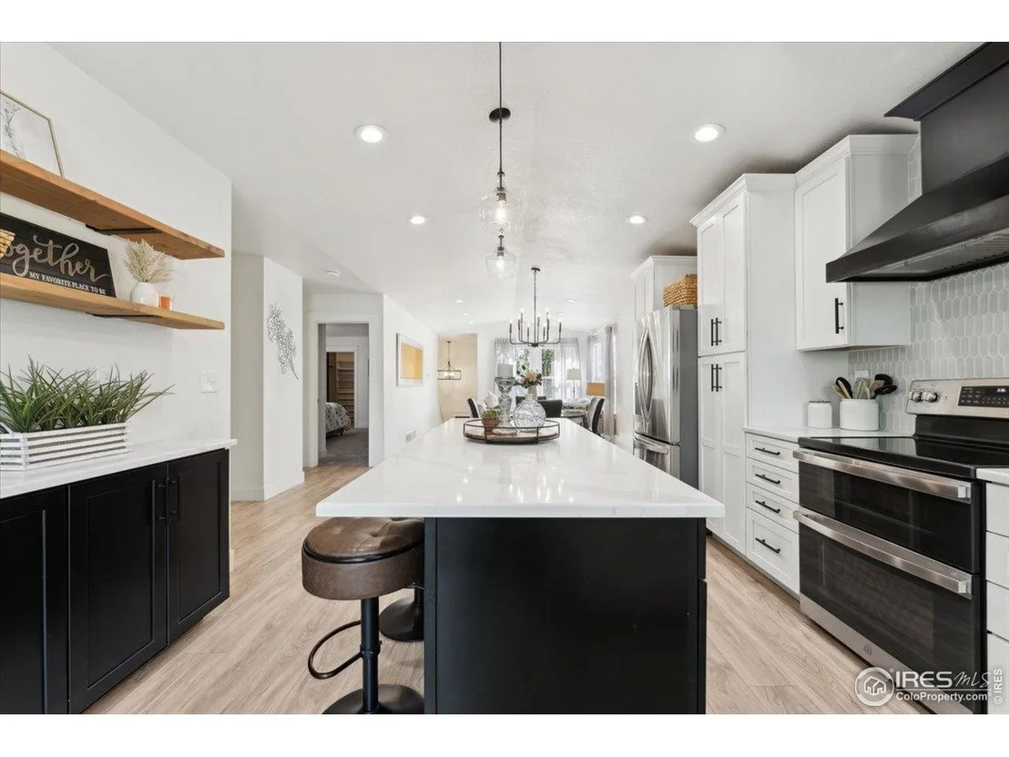 Photo of 824 Aztec Dr