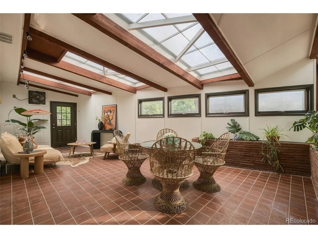 Photo of 4050 Field Dr