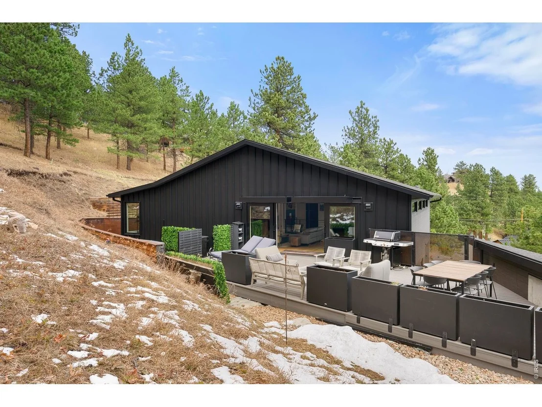 Photo of 316 Pine Tree Ln