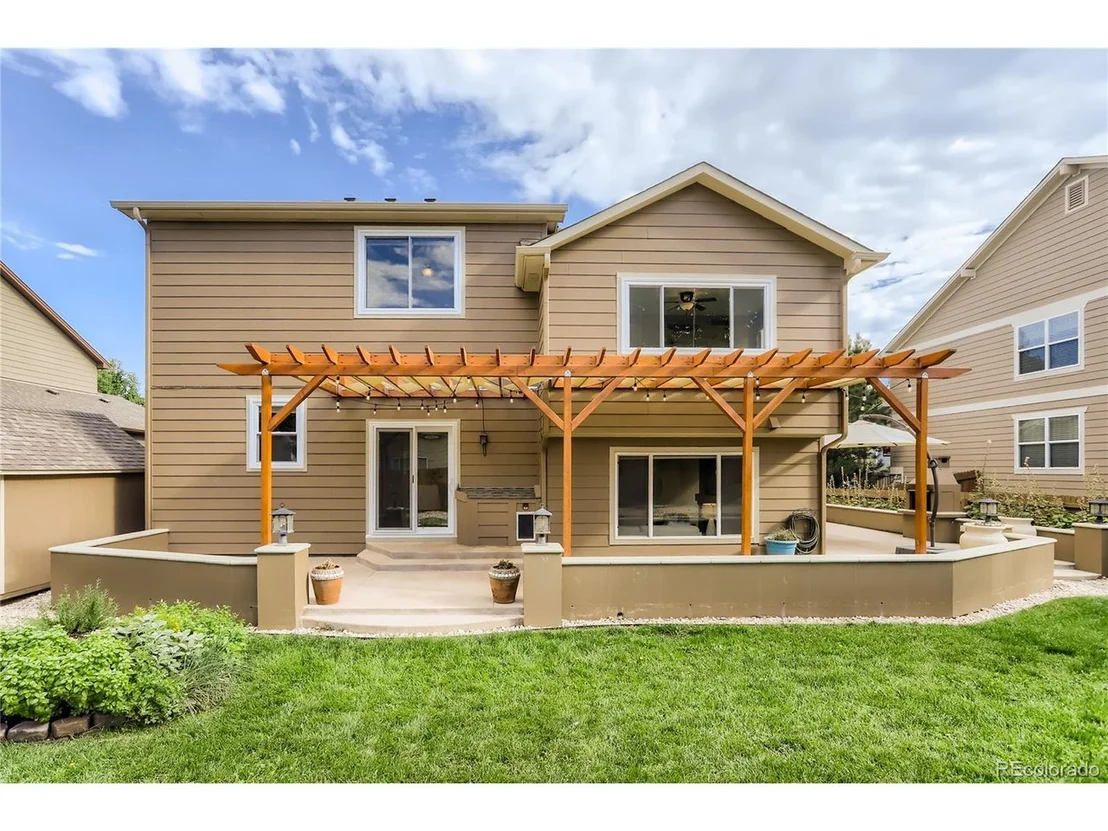 Photo of 6896 Sunburst Ave