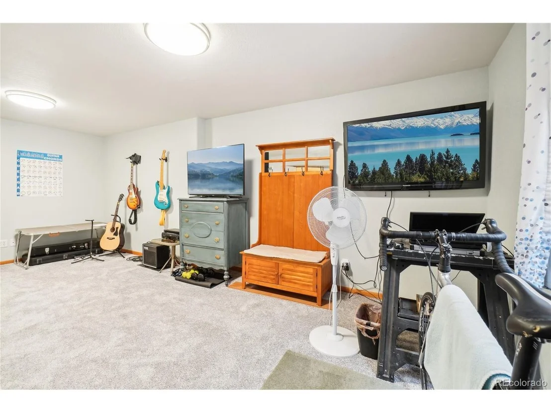 Photo of 556 Barnwood Dr