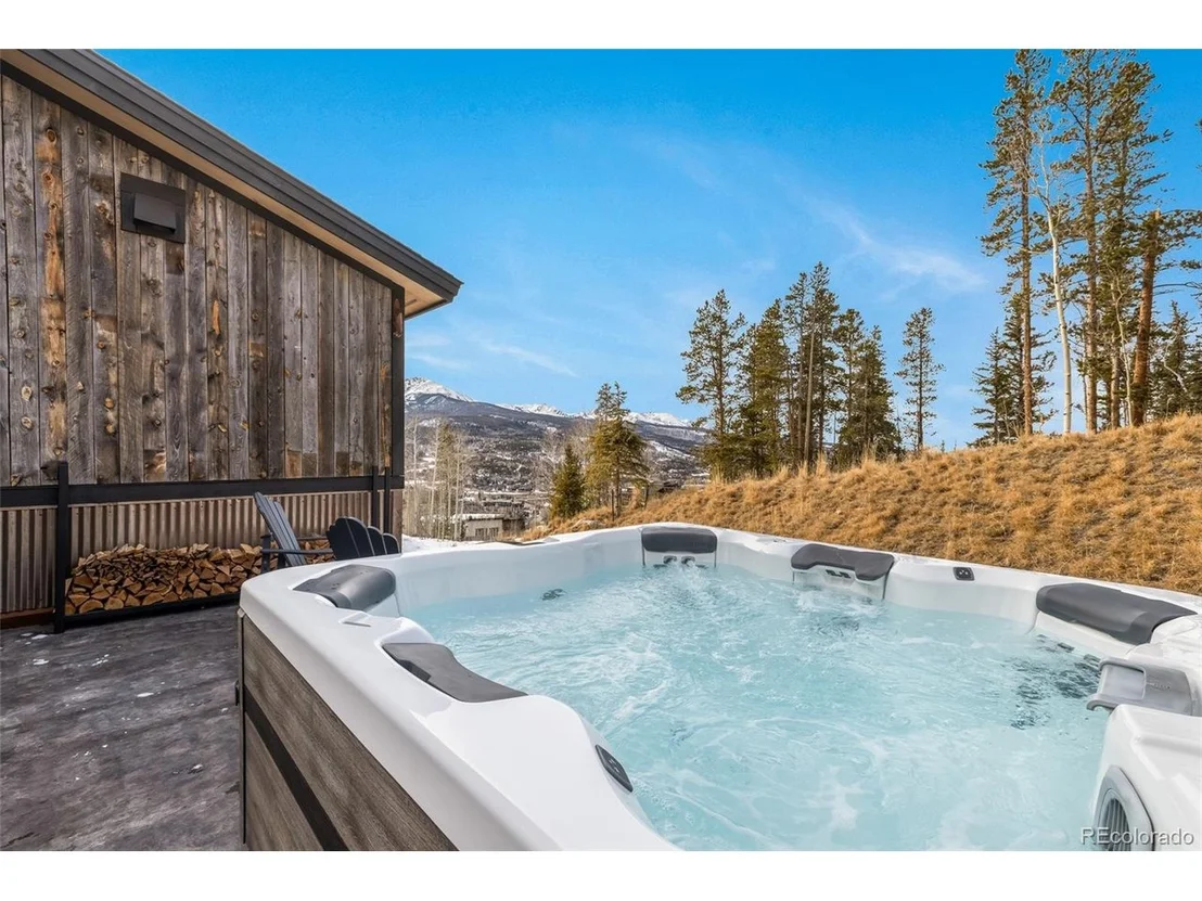 Photo of 50 Fly Caster Ln