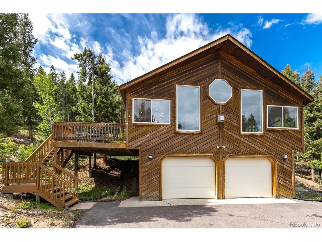 Photo of 1052 S Pine Dr