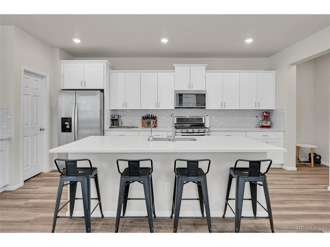 Photo of 765 Tarragon Rd