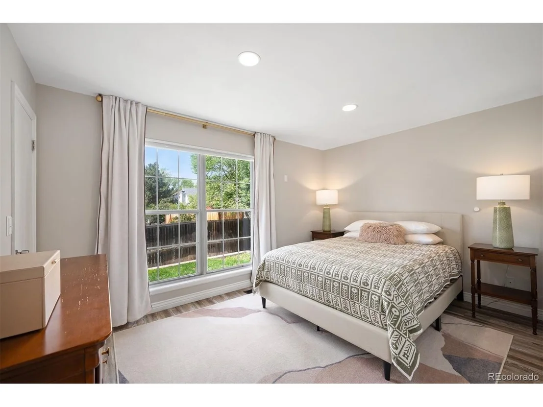 Photo of 1010 Mercury Dr