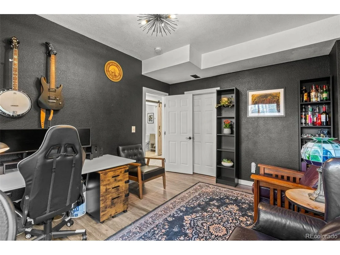 Photo of 424 W Dory Way