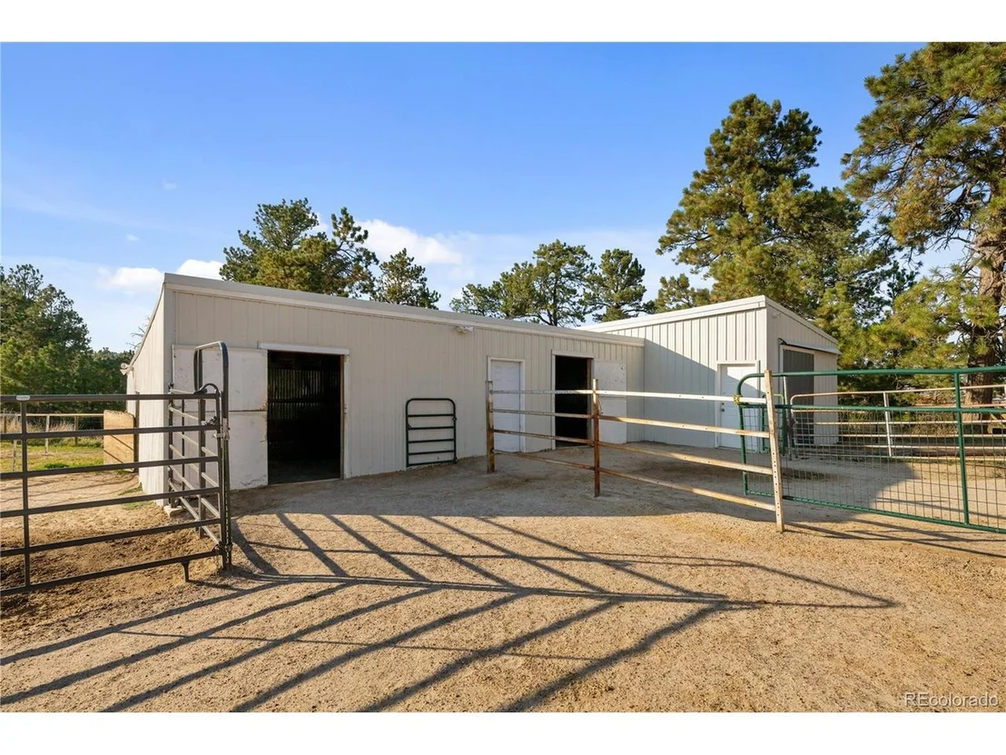 Photo of 6345 Arrowhead Trl