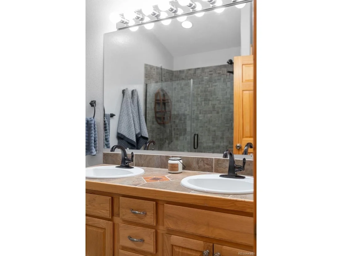 Photo of 34 S Circle Dr