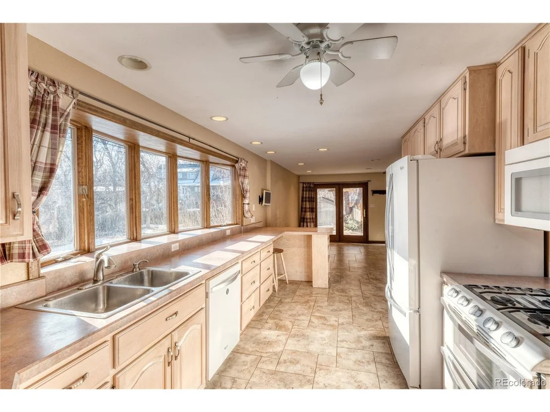Photo of 2750 Heather Rd