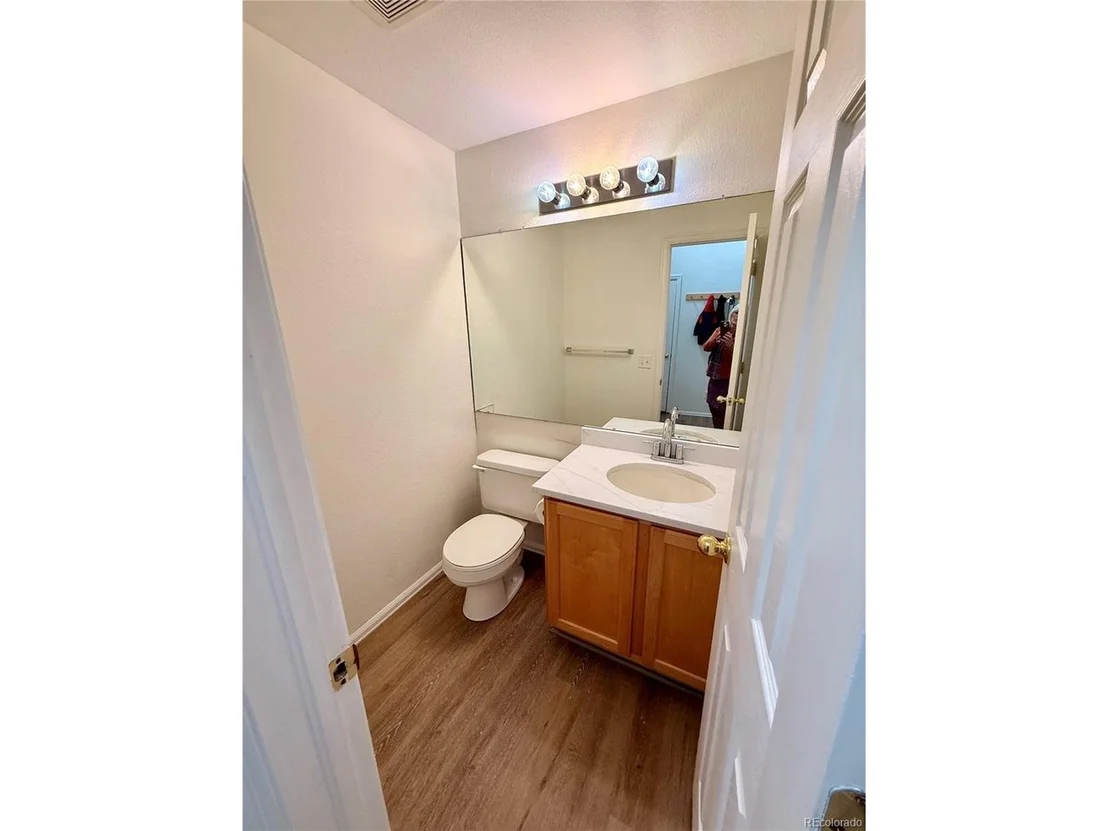 Photo of 23760 Broadmoor Dr