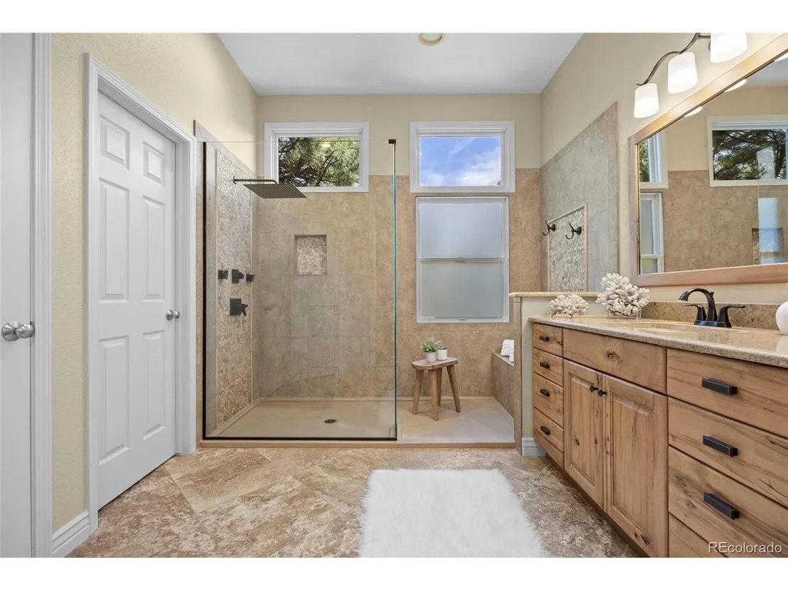 Photo of 7018 Forest Ridge Cir