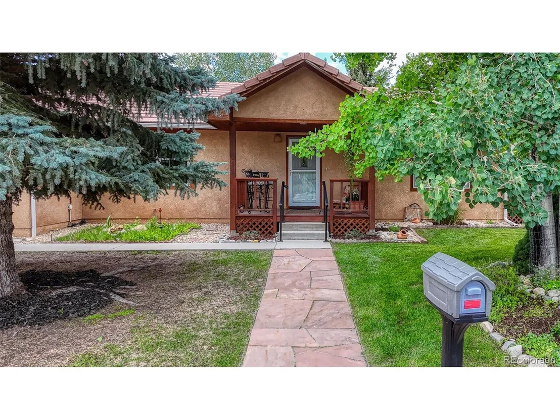 Photo of 1 Silver Spruce Dr