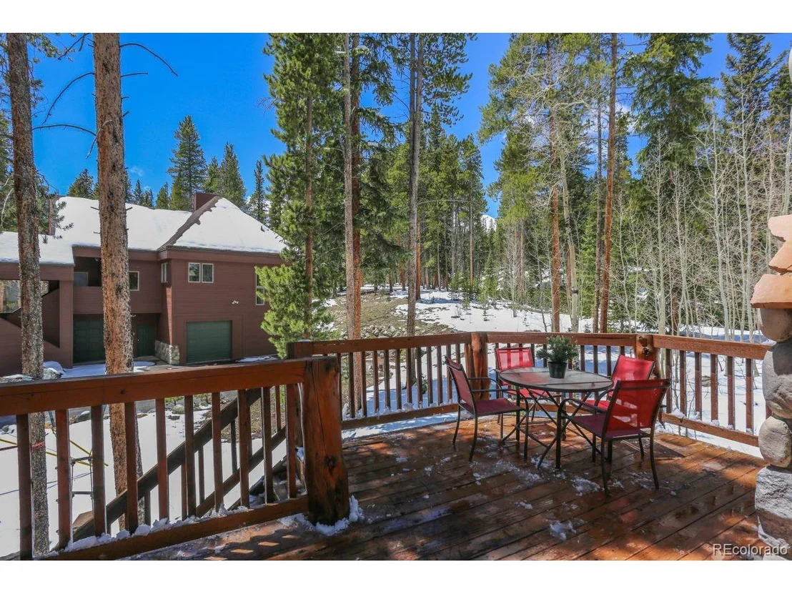 Photo of 390 Crown Dr