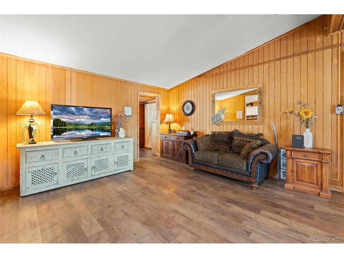 Photo of 242 Poplar Ln