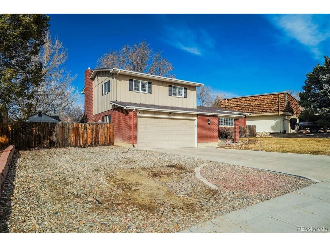 Photo of 7 Belaire Dr