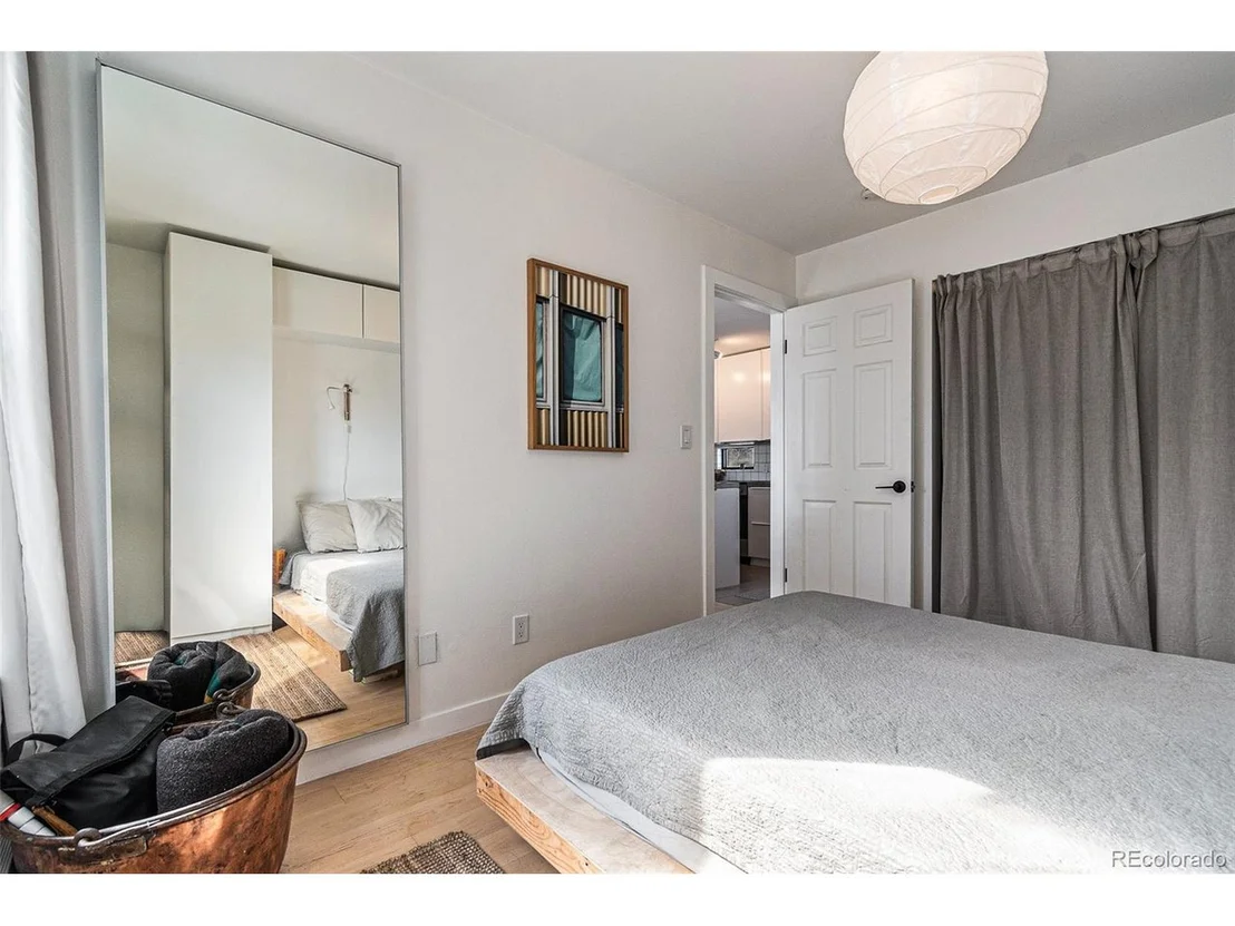 Photo of Unit C30 at 3025 Broadway St