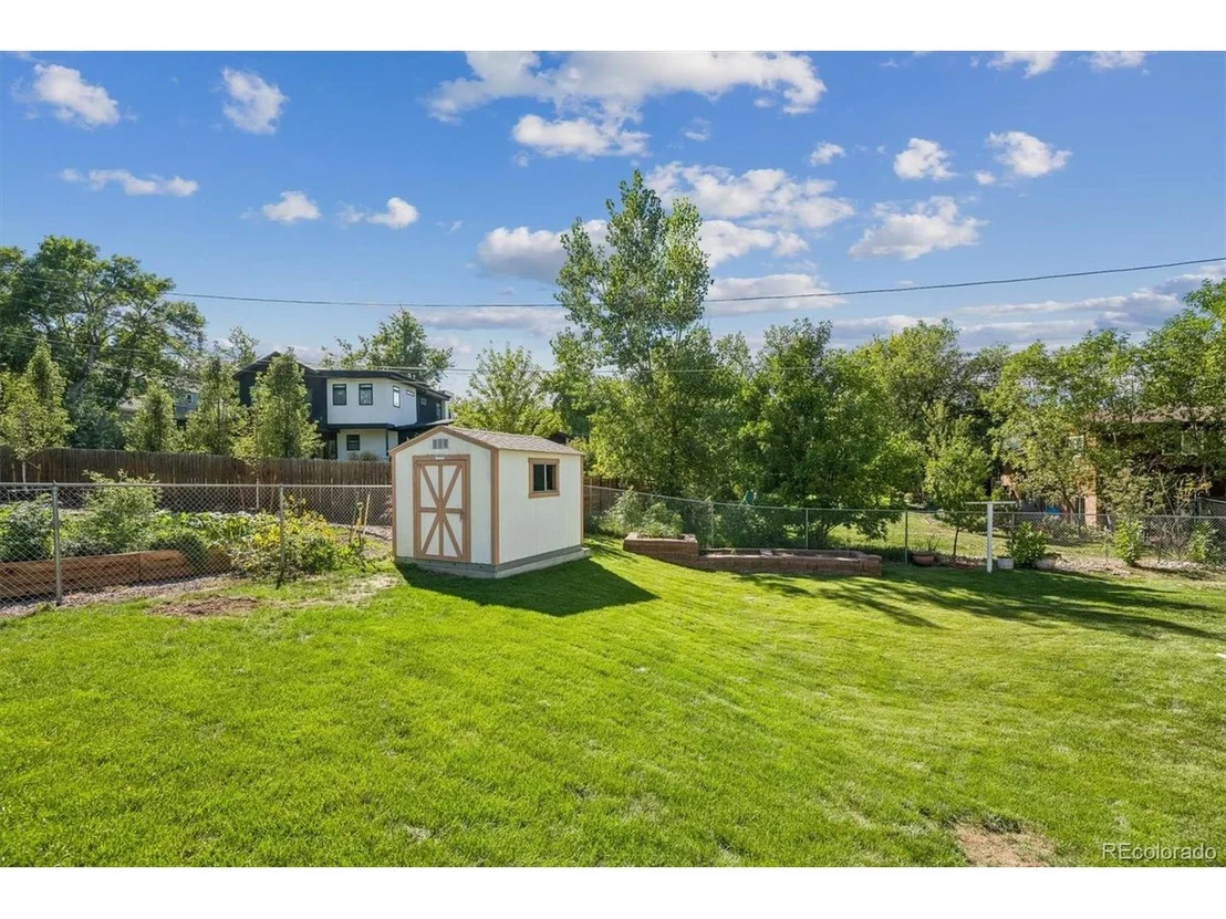 Photo of 2895 Garden Rd