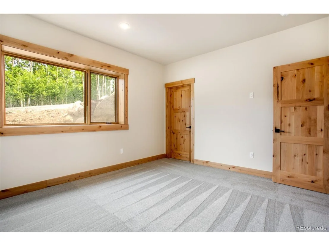 Photo of 182 Vendette Rd