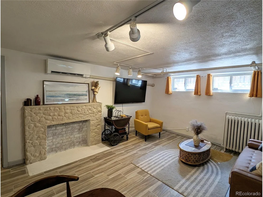 Photo of 601 Colorado Blvd