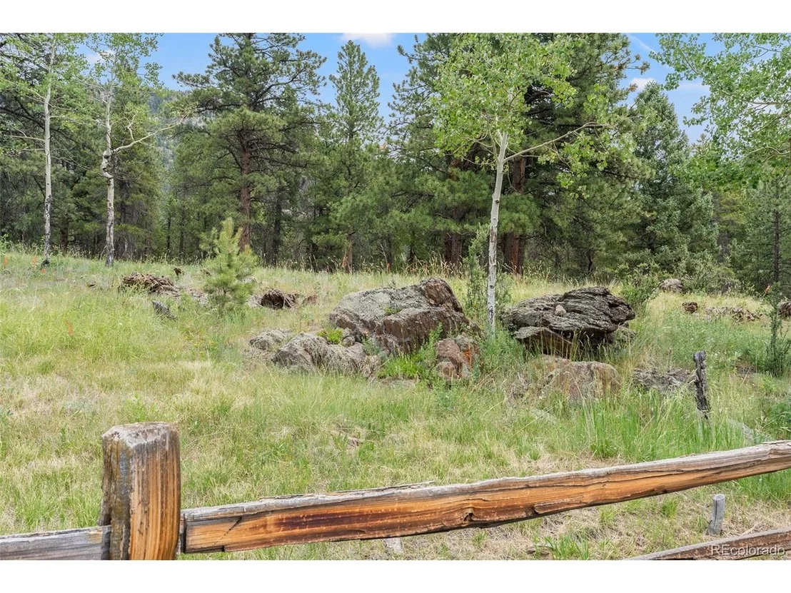Photo of 1680 Crow Valley Rd