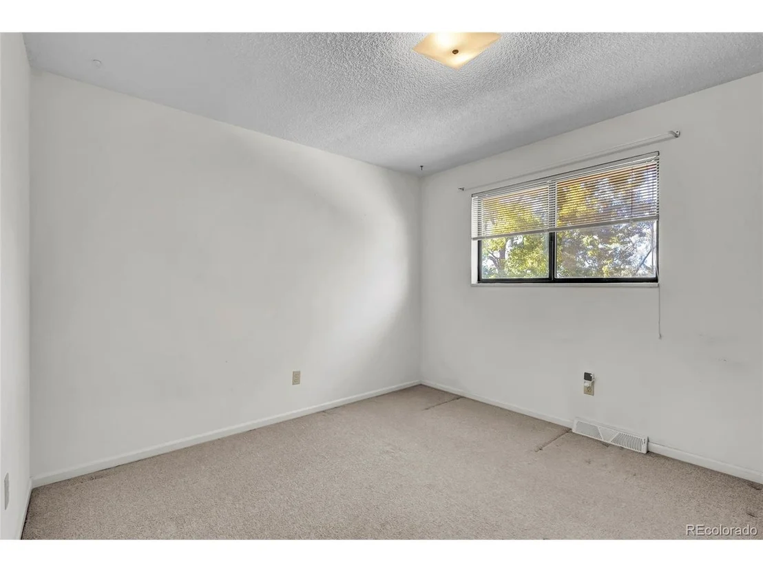 Photo of 844 Mercury Cir