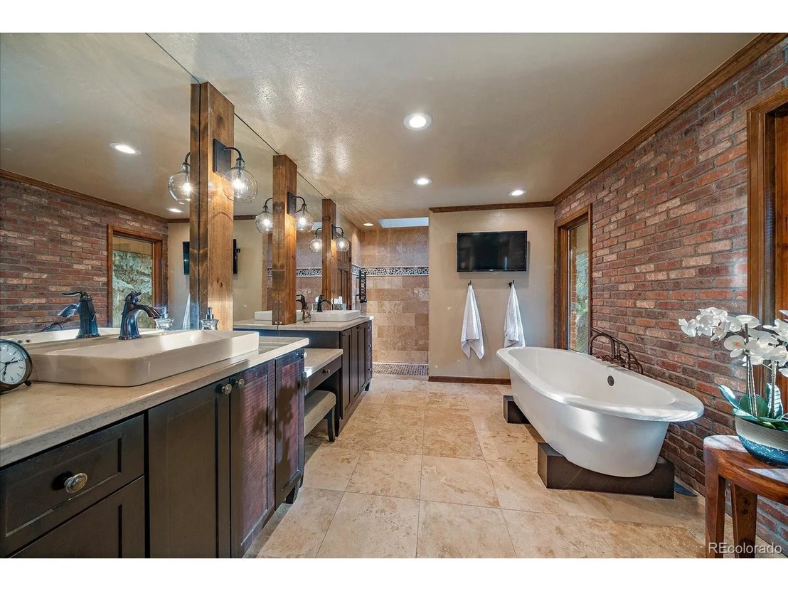 Photo of 9901 Derby Way