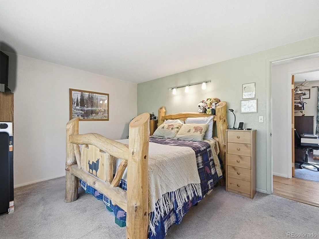 Photo of 399 Conifer Dr