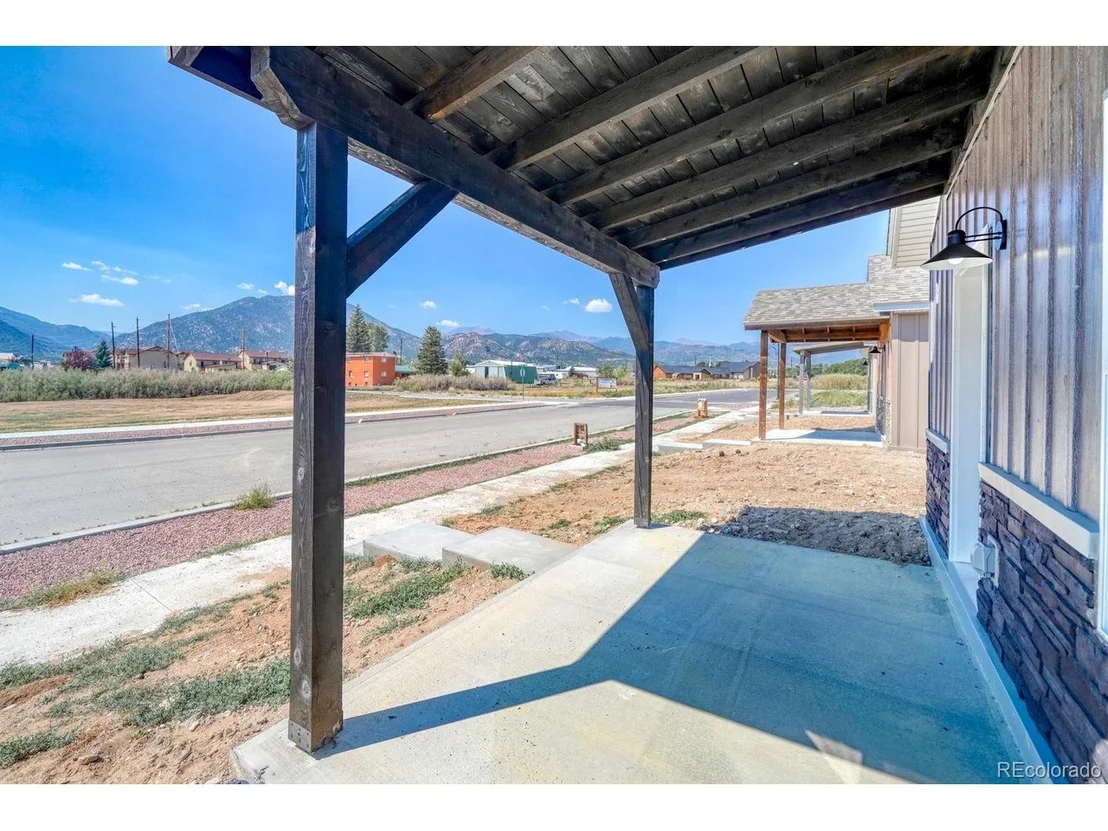 Photo of 10806 Willow Ave