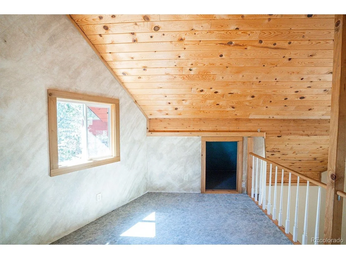 Photo of 643 Spruce Dr