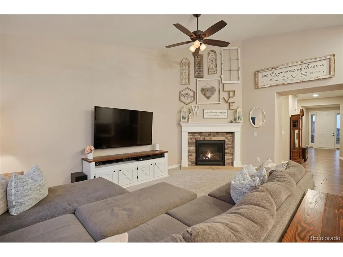 Photo of 7598 Oasis Dr