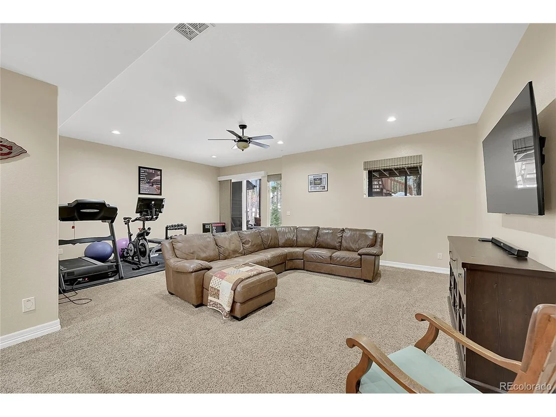 Photo of 882 Independence Dr